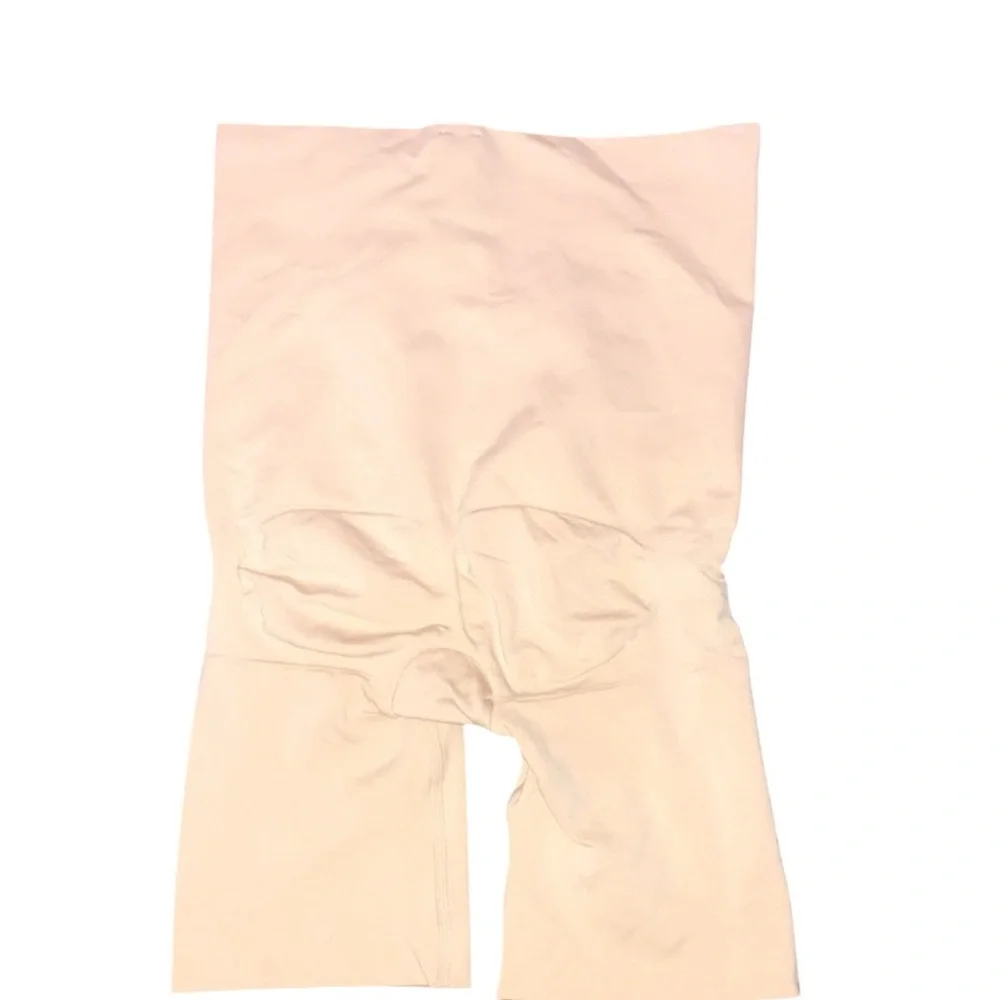 🥳 3/$26 Assets by Spanx High Waist Shaping Shorts Nude Beige - Picture 8 of 9